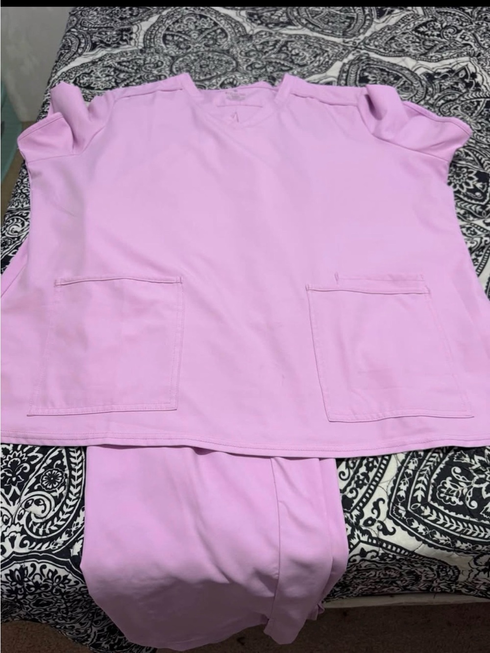 Med Couture Pink Women's Pajama Set with Pockets